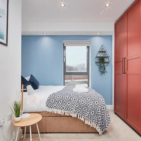 Large Duplex Penthouse In Leeds - Parking Lejlighed